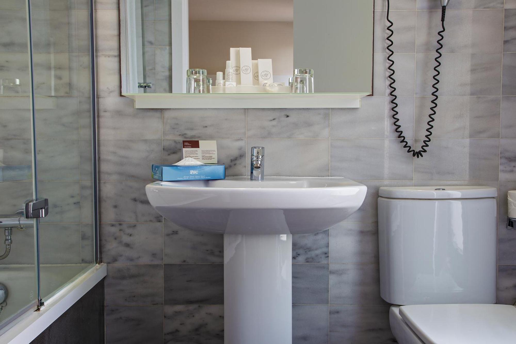 Camera Matrimoniale con Letto Supplementare