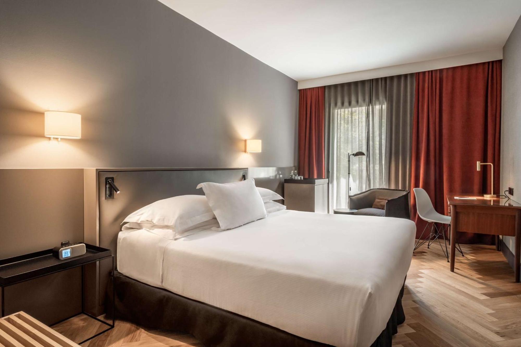 Deluxe Room,1552460713:JPEG