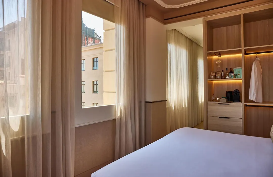 Grand Hotel Central, Small Luxury Hotels-1
