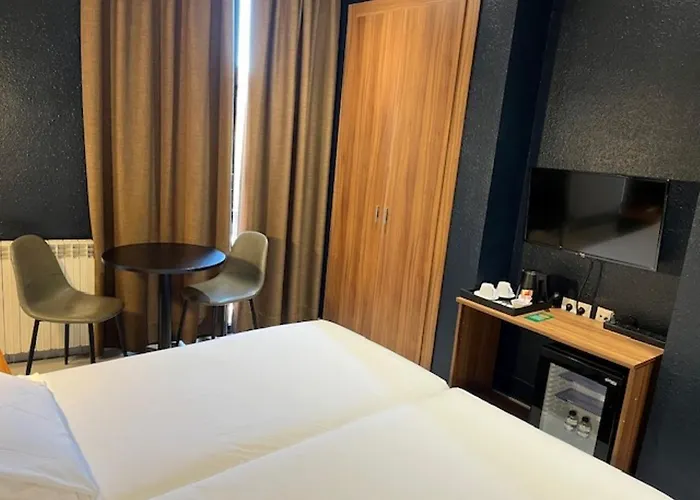 Cheap hotel: Hotel Aneto