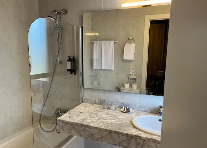 Cheap hotel: Hotel Aneto